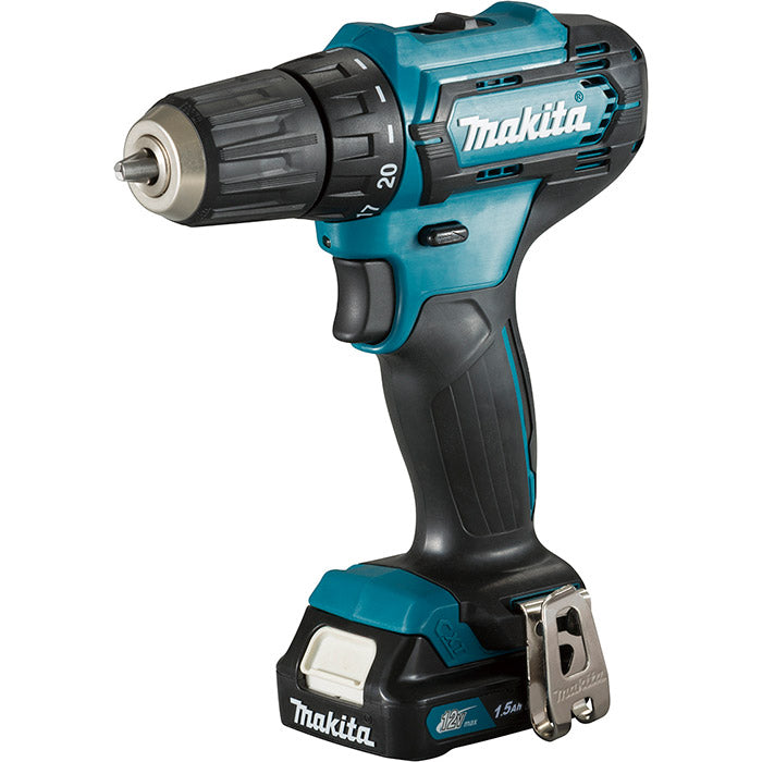 KIT MAKITA: BERBEQUIM SEM FIOS + PISTOLA DE IMPACTO + 26 ACESSÓRIOS + 2 BATERIAS